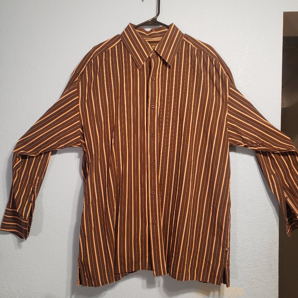Knockout Button-Down